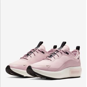 Nike shoes  air max dia